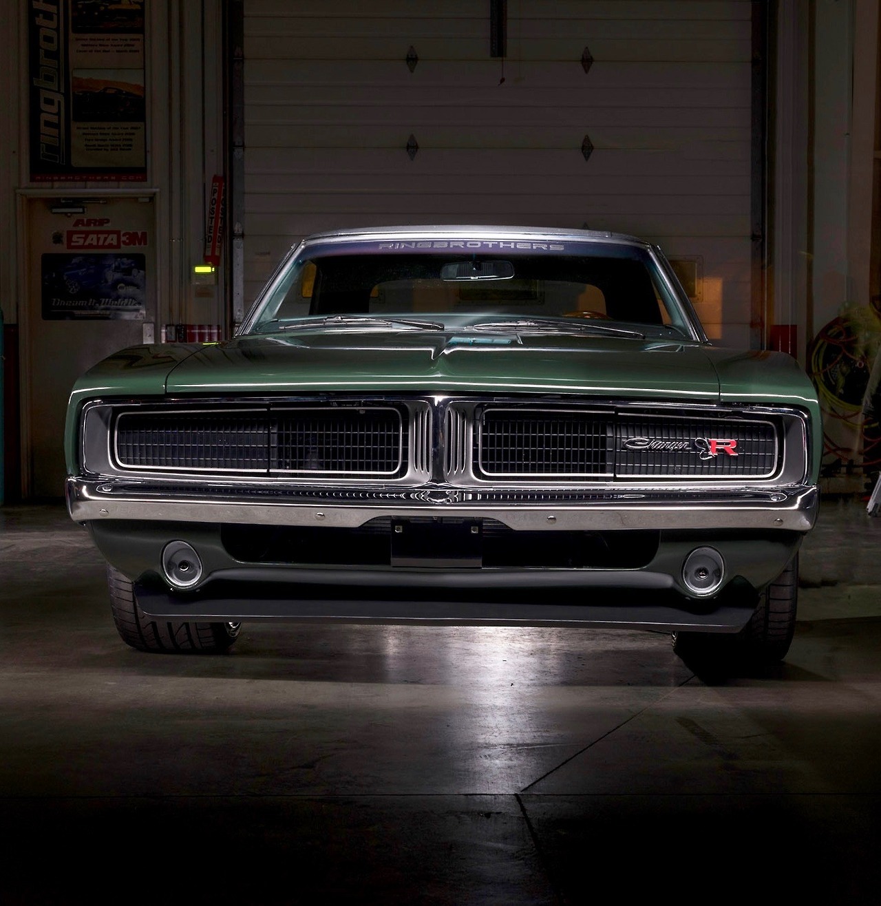 utwo: ‘69 Ringbrothers Dodge Charger © motor trend 