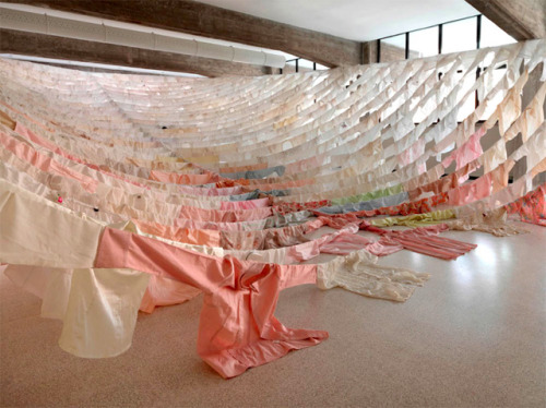 andrewnpr:  ‘Are We Still Going On?’ - Installation using second hand shirts by Finnish environmental artist Kaarina Kaikkonen.Artist’s Website.(Via Colossal)