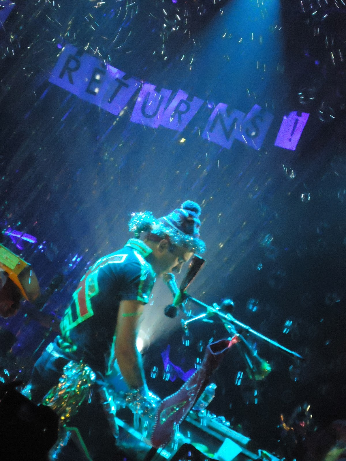 mynewplaidpants:  Sufjan was in fine form…  … at the Bowery Ballroom last night. 