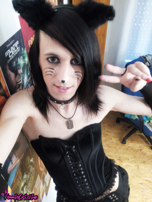 Some more pic from one of my old sets. Meow? =^_^=