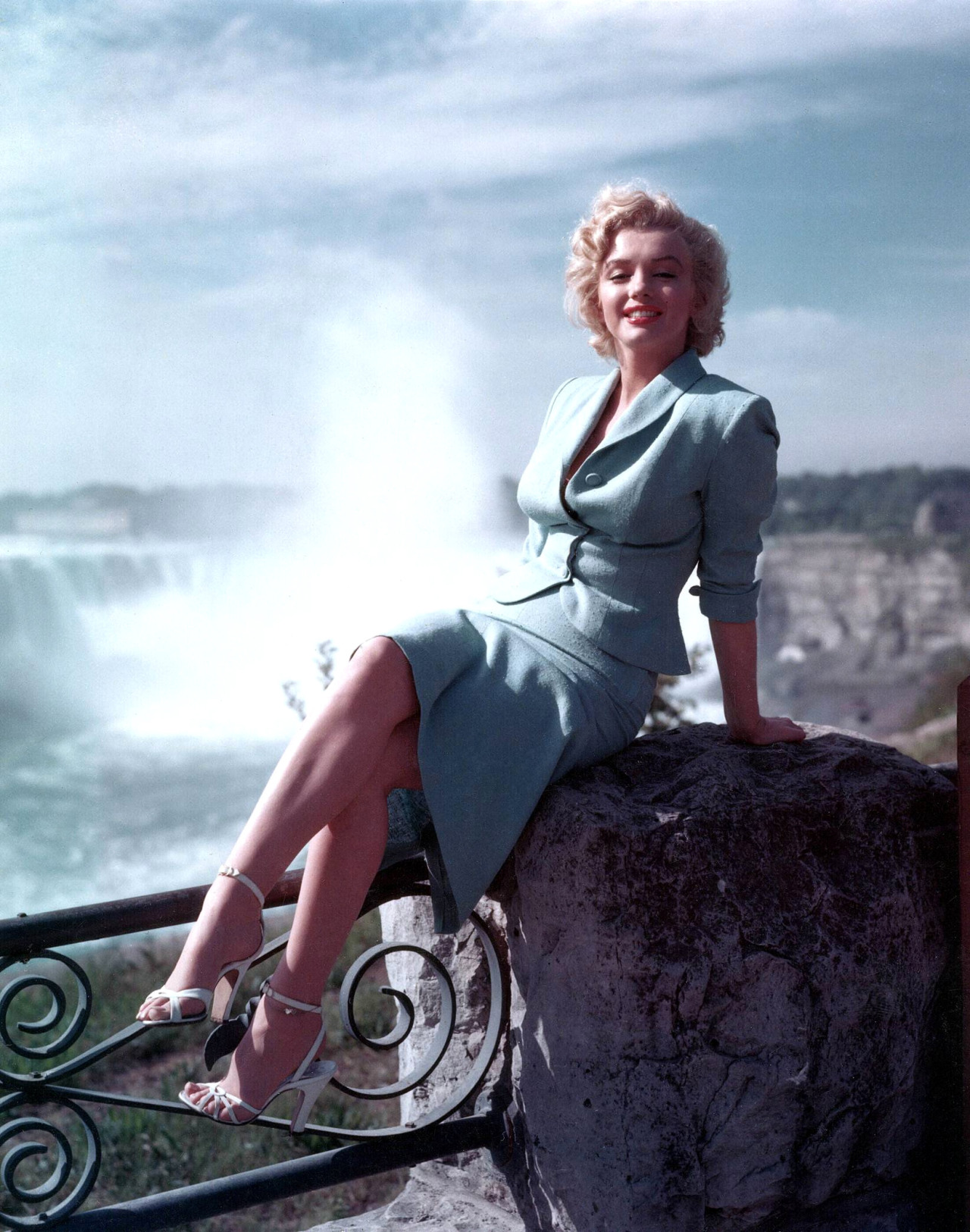 aclockworkfetish:  oldhollywoodfilms:   Marilyn Monroe (June 1, 1926-Aug. 5, 1962)