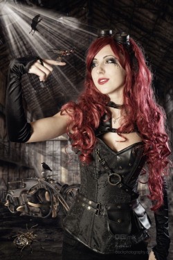 steamguy:  Steampunk lady with bird. (via 500px / Steampunk Lady by Michael Scharrer)   