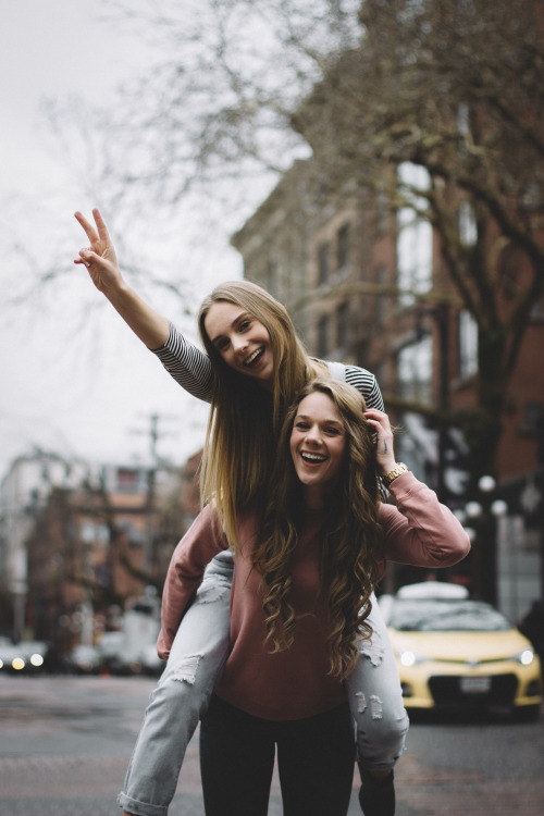 Fun in the city with these twoDoing a quick Q&A!https://www.instagram.com/joellefriend/?hl=en ht