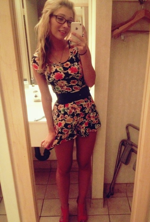 miggiethejedi:  Hello yes I am posting another one bc let’s face it my legs look pretty damn nice 