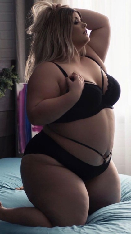 gonotme:  Chloe Elliott  https://www.instagram.com/chloeincurve_/Back in the day, Chloe was merely a plumper not the SSBBW she is today.