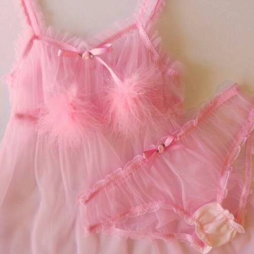sally100: oliviaslut: satinsissy-me: I’d beg Mistress to dress me in that!!!!!!!!!!! Sp pretty