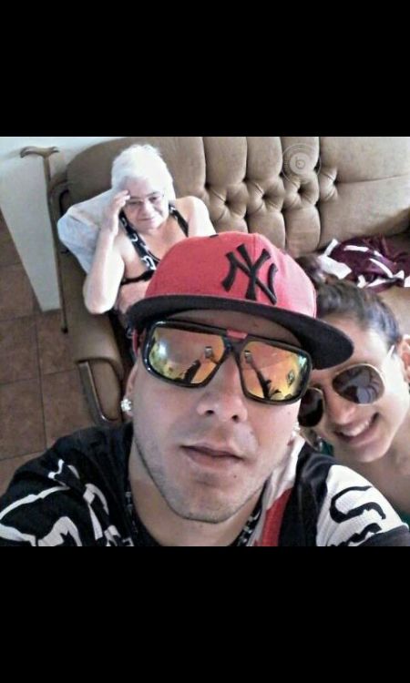 elalexito: tuboricuazo: loborasta:El famoso Pincho…. un pinta asi q lo ponga a morder almohad