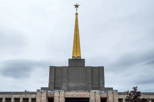 Achilleion, Old Trade Fair, Leipzig. Architects Oskar Pusch and Carl Krämer, 1923. Opened in 1927 an