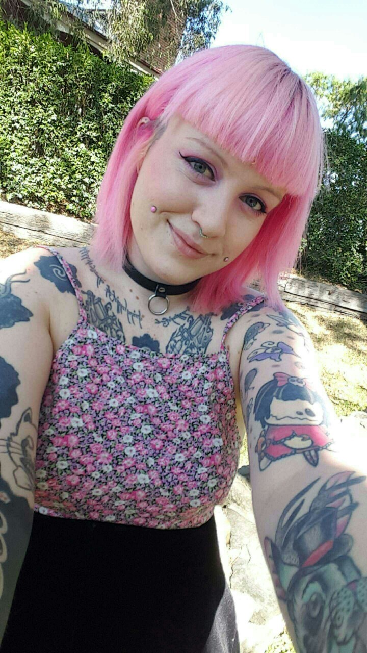 shibari-bun:  satanicspacecat:  I dont want these selfies to go to waste so here