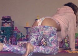 lifewithadaddy:diaper checks will never interrupt me from playing with some of my favorite toys!🙈