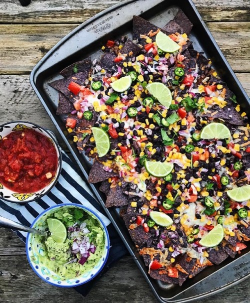 Viva la nachos {#organic blue corn chips layered with: tomatoes, habanero cheese, sweet corn, black 