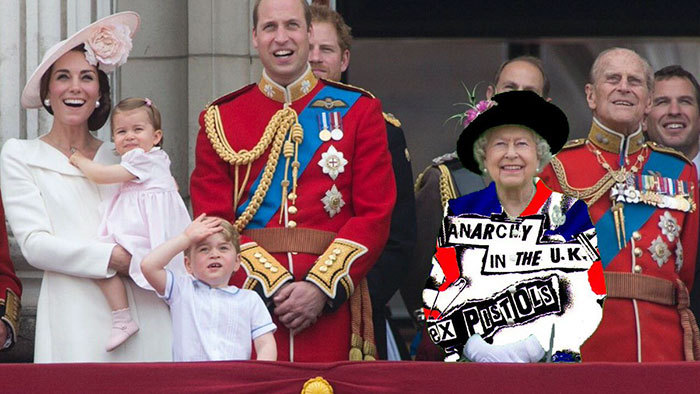 The Queen Wore a ‘Green Screen’ Outfit and the Internet Went to Town