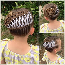 mymodernmet:  Mom Spends Only 20 Minutes Designing Daughter’s Incredibly Elaborate Braids Before School
