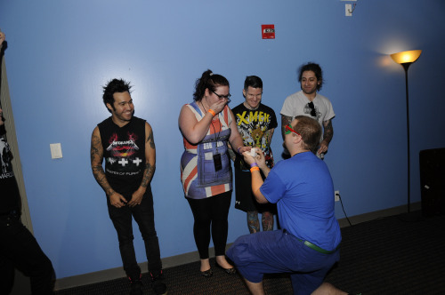 rhymenocerous:  uriesays:  ARE WE NOT GOING TO TALK ABOUT PATRICKS REACTION???  he’s like a sim 