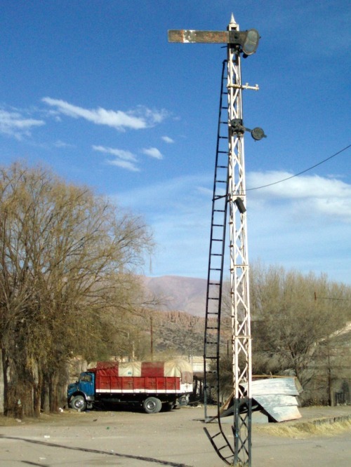 Señal, ferrocarril abandonado, Humahuaca, Jujuy, 2007.