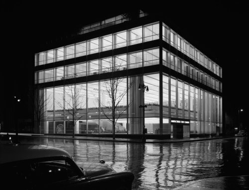 Ezra Stoller (American; 1915–2004)Manufacturers Trust Co., 510 Fifth Avenue at43rd Street (completed