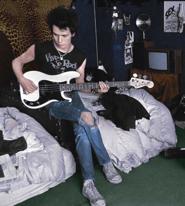 hiroag:sid vicious .March 1977 - 6 Denmark Street, London. Photo © Ulla Lemberg.