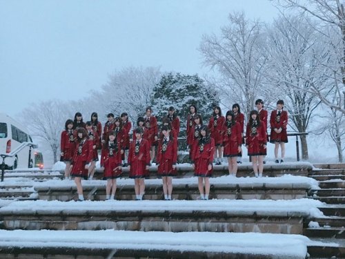 角ゆりあさんのツイート: 1/28 順番逆になっちゃったけど この日はジャケ写撮影でした！ この衣装のジャケットには6つカイロを入れるポッケがあるためあったかかった！！！ #2018年を振り返る ht