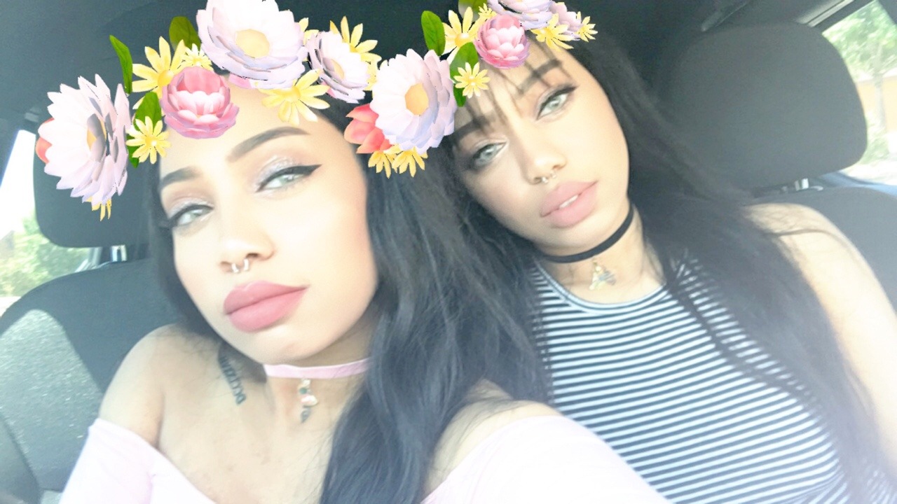 hotpinks:  happy 21st bday to us 👯♊️🍾 also happy blackout day ✊🏽 //
