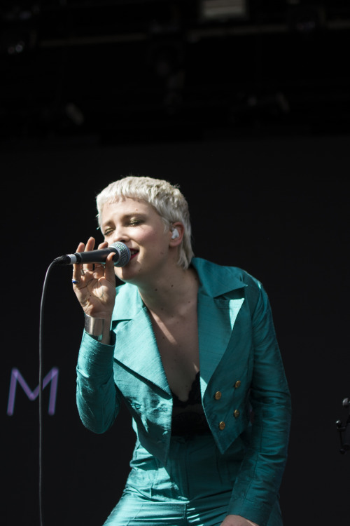 Emma Louise @ Groovin the Moo Maitland 2016. 