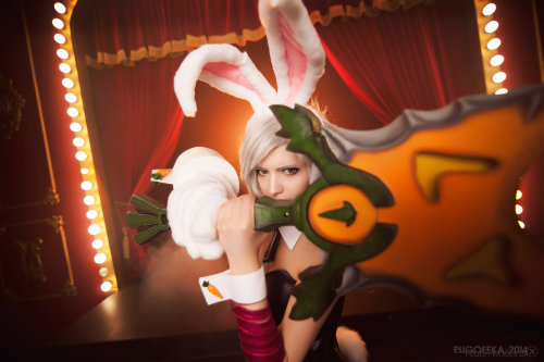 cosplaygirl:  Riven Battle Bunny skin, League of Legends by IscariotElian on deviantART
