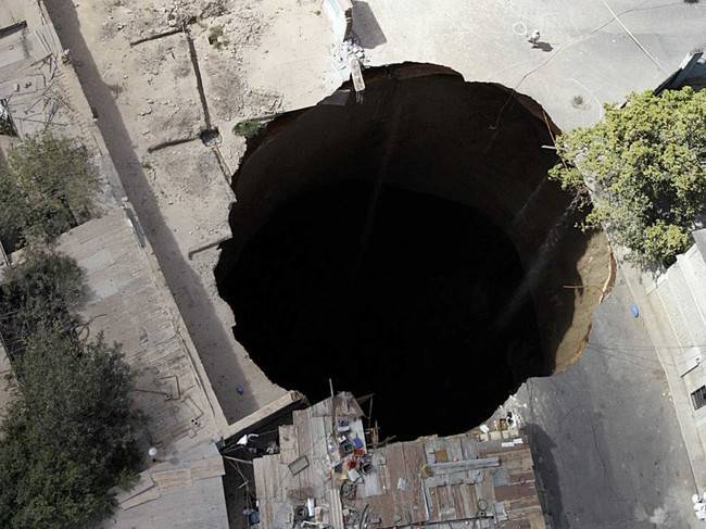 unexplained-events:  Scary Deep Holes Around the World1) Dean’s Blue Hole in Long