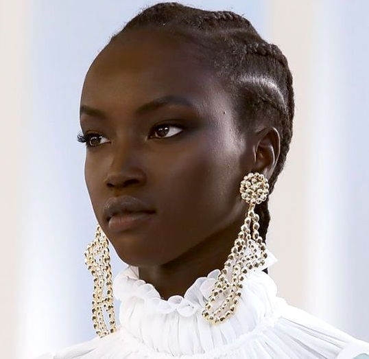 themakeupbrush:Chloé S/S 2019  She is incredibly gorgeous