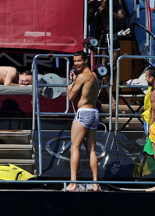 amazingmalenudity:Cristiano Ronaldo