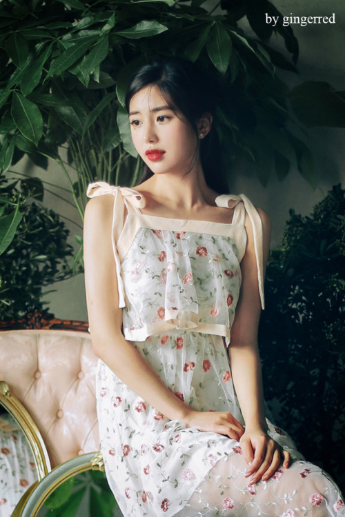 Amelie Park (Pu Zhina|Park Jina)- Photoset 24 July, 2017 photo edit(cut) by gingerredwhen placing on