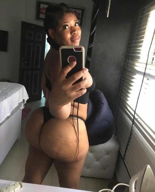 Porn thickaddiction:  @pryamine 😋😋😋 photos