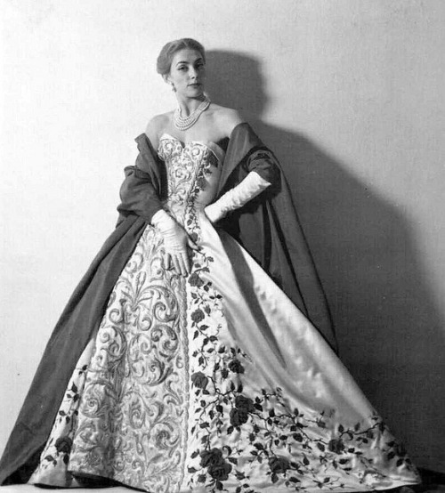 theniftyfifties:Model wearing a Pierre Balmain embroidered gown and manteau, 1953.