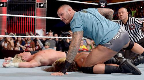 Randy Orton wore out both Seth & Dolph?! He must be very good! 😋 