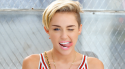 ferrbelieberswag:  Miley Cyrus en We Heart