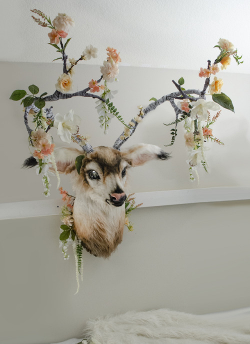 motleycrowmasks: The floral deer! A guardian spirit who embodies the life and growth of the forest. 