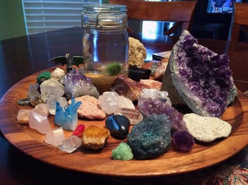 crystallauraa:  @cosmictrail ’s kitchen table is so lovely