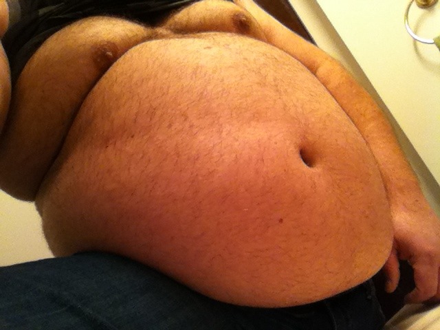 tubbyxjock:  Damn I’m getting FAT!!