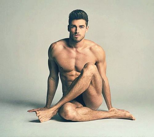 muscletube:  ❤ this sexy shot❗ 💪💪💪 Model: @dimagornovskyi 💪💪💪 📷📷📷 @iamjonwong 📷📷📷 #muscleguys #giselebundchen #malemodel #malepose #nakedgay #fashionpose #instagay #gaystagram #gayshoutout #gaybubblebutt #hotmale