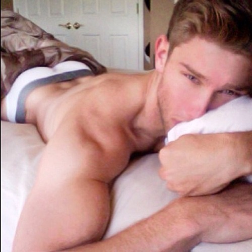 hotmales-n-stuff:  follow Hot Males ‘n Stuff and my more work safe blog Tissy’s Stuff 