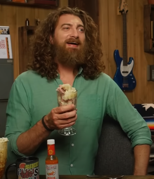 theredquilt: Daily Rhett Looks