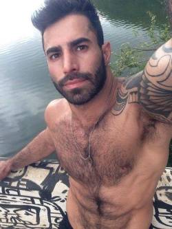 Fur, Tats, Leather and Scruff...