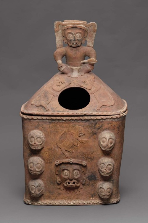theancientwayoflife:~ K'iché burial or cache urn lid.Culture: MayaPeriod: Late Classic PeriodDate: A