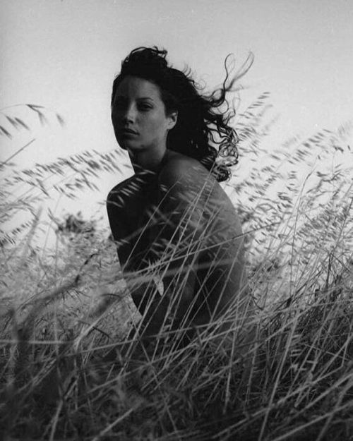 feniksi12: Christy Turlington by Fabrizio Ferri