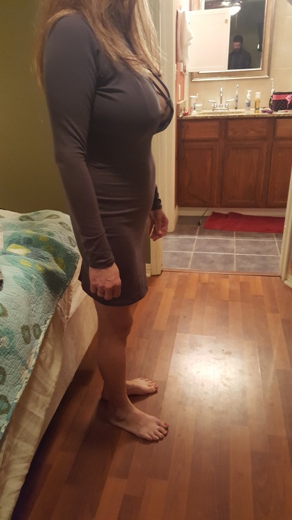 easysoutherngirl:New dresses, which one should I wear tonight? Laces. But with spanx.
