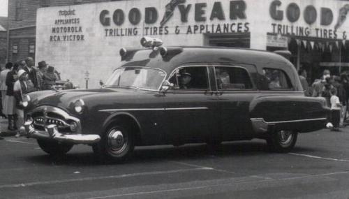 americancarsguide - 1952 Henney Packard Police...