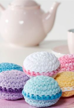 podkins:  Crocheted Macarons Make these little