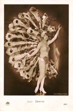 Lili Damitahttps://painted-face.com/