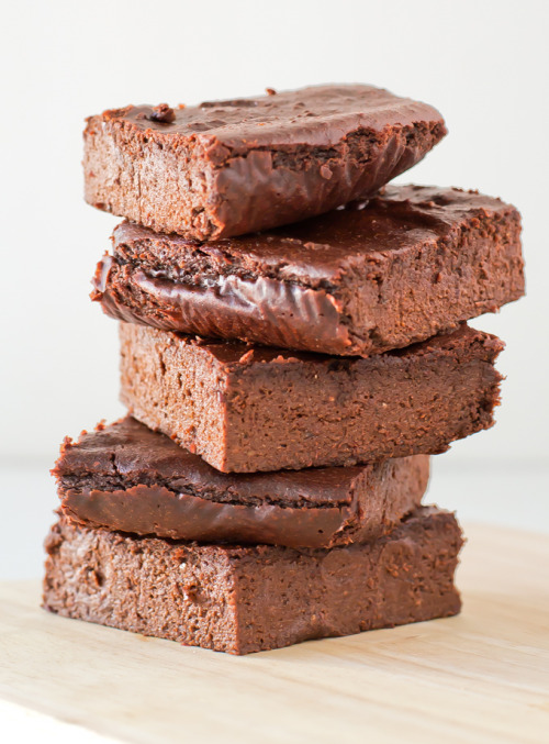 Gluten Free Vegan Brownies 3.5 oz 70% dark chocolate (100 grams) ⅓ cup coconut oil (80 grams) &frac1