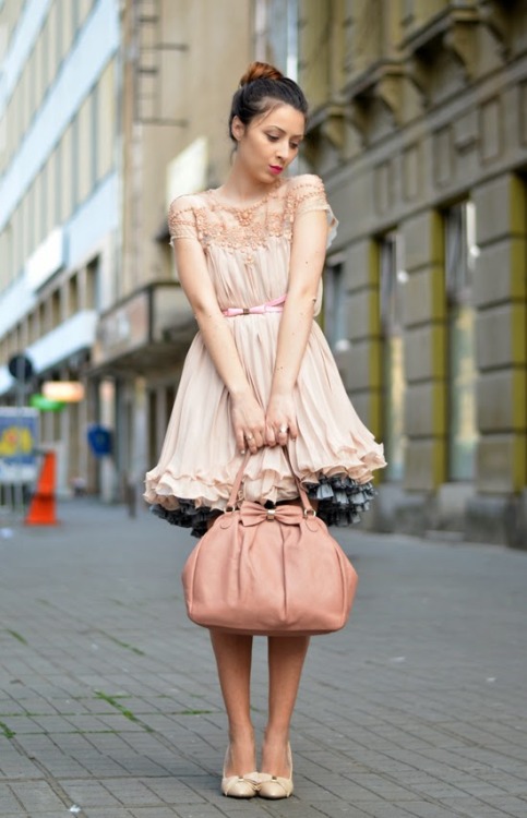 ecstasymodels: Apricot Short Sleeve Lace Pleated Chiffon Dress by Living In A  Shoe