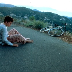 praesentias:  euo:  “I hope that when the world comes to an end, I can breathe a sigh of relief, because there will be so much to look forward to.” Donnie Darko (2001) dir. Richard Kelly  god he’s so goodlooking