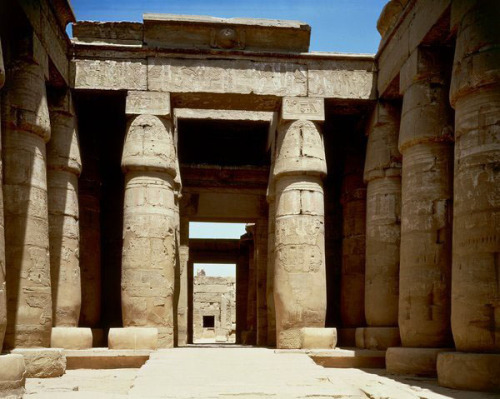 Karnak, Temple of Khonsu, first courtyard and hypostyle hall. Ancient Thebes (UNESCO World Heritage 